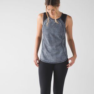 Lululemon Sculpt Tank 6 Fall Net Black White Print Keyhole Detail Back Sleeveles